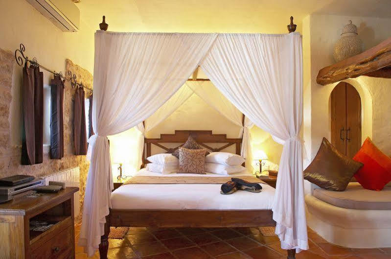 Agroturismo Atzaro Santa Eularia des Riu Exterior foto